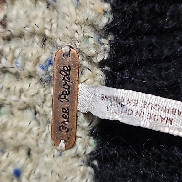 Free People Rock & Roll Oversized Boho Black & Tan Sweater Size Small - Picture 8 of 12